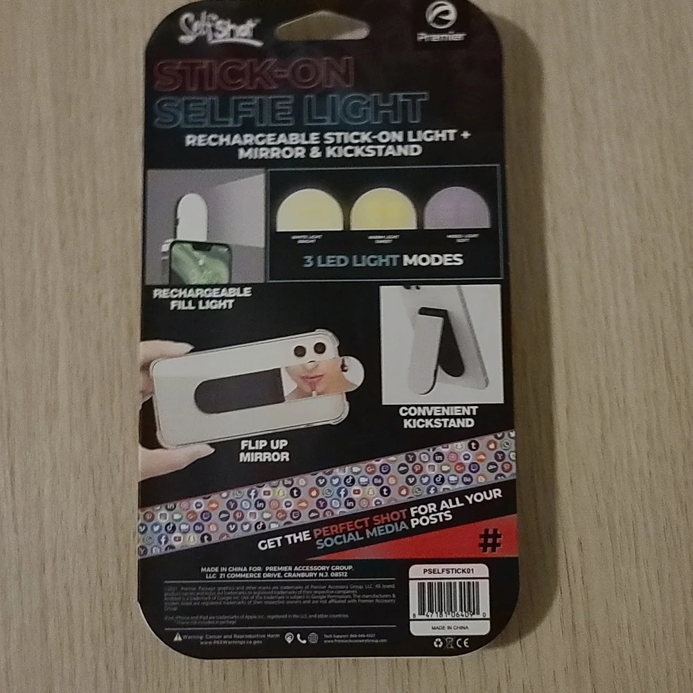 Stick-on selfie light + mirror & kickstand